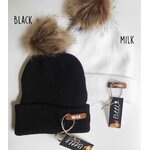 bonnet lainage extensible noir ou blanc avec pompon