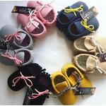 chaussons-bebe-franges-cercle-couleurs-au-choix-personnalisables-little-mocs