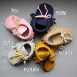 chaussons-bebe-suédine-franges-couleurs-au-choix-little-mocs