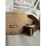 banane-teddy-bege-etiquette-cuir-mama-detail