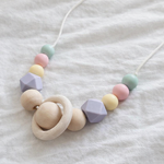 collier-allaitement-multicolore-pastel-silicone-bois