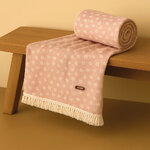 drap-de-plage-rose-a-fleurs-coton-fin-avec-texte-simili-cuir