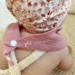 bavoir pression gaze forme triangle rose personnalisé
