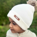 bonnet personnalisé avce gros pompon fausse fourrure