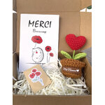 coffret-cadeau-fin-annee-maitresse-nounou-atsem-fleur-coeur-crochet-personnalise