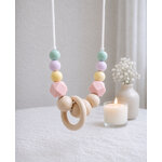 collier-portage-bebe-silicone-pastel-multicolore-bois