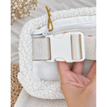 sac-banane-teddy-creme-detail-sangle-reglable-boucle-fermeture