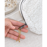sacoche-banane-fourrure-blanche-detail-zip-cordon-paillete