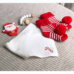 bavoir prenom hochet silicone chaussettes pompons et attache tetine