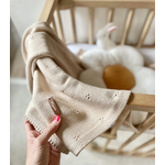 couverture bébé à motifs ajourés personnalisable
