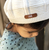 beret-bebe-enfant-prenom-cuir-camel