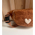 banane marron peluche ours avec coeur plaqué