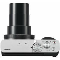 Vue supérieure du Panasonic Lumix TZ99 – molette de mode, déclencheur, zoom et bouton vidéo dans un format compact et pratique