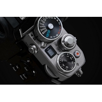 Molettes manuelles et design rétro du Nikon Z fc – vue supérieure de l’appareil photo hybride