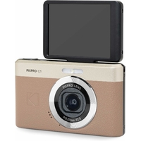 Kodak Pixpro C1 vu de face avec lécran LCD inclinable à 180° vers lavant pour les selfies