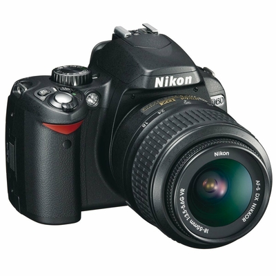 Nikon D60 reflex numérique noir avec objectif AF-S DX NIKKOR 18-55mm f3.5-5.6G VR (kit), vue de côté