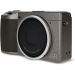 Ricoh GR III Diary Edition design métallique warm gray poignée marron foncé appareil photo de poche pour réseaux sociaux