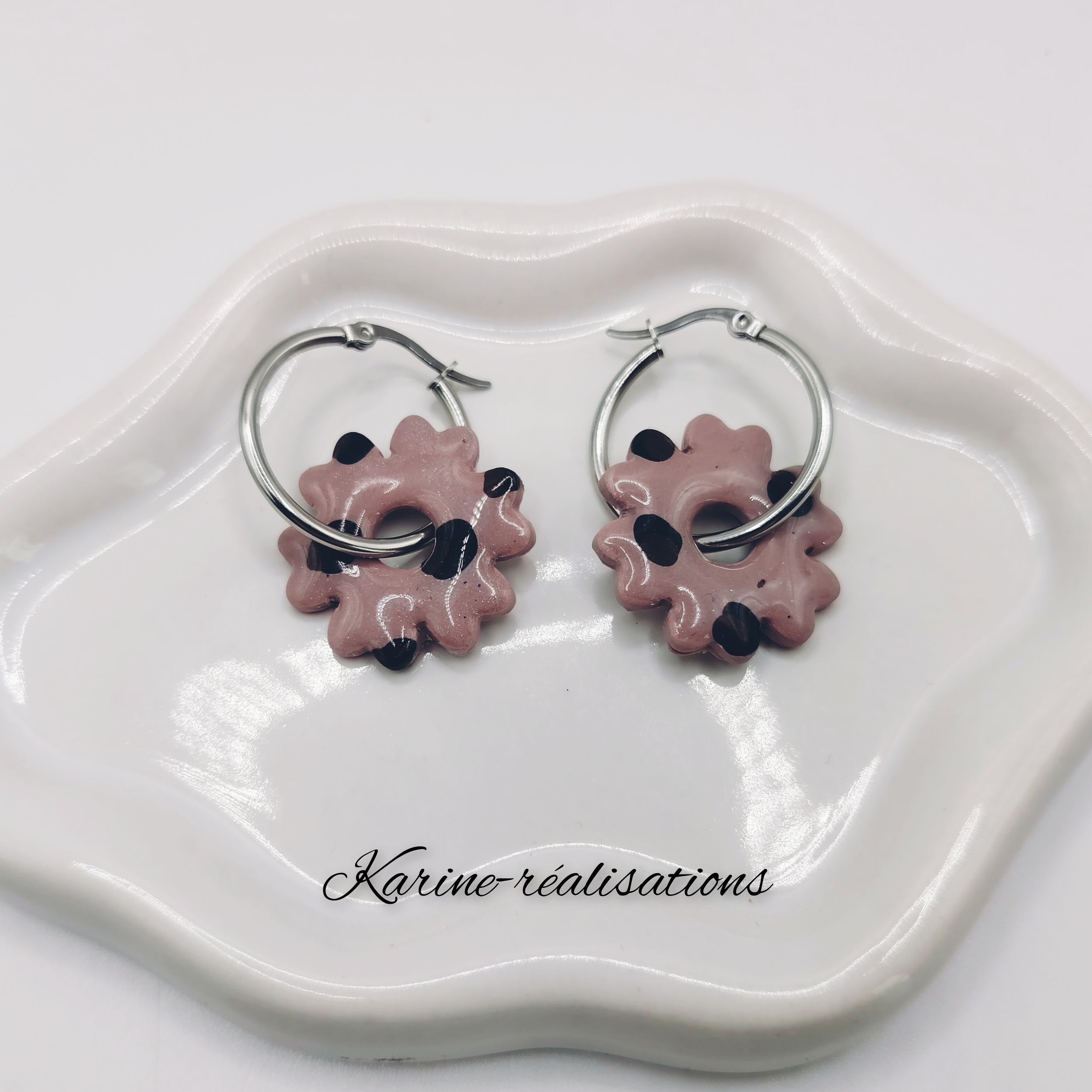 pampilles-fleurs-vieux-rose-pois-noirs-pour-creoles1.jpg