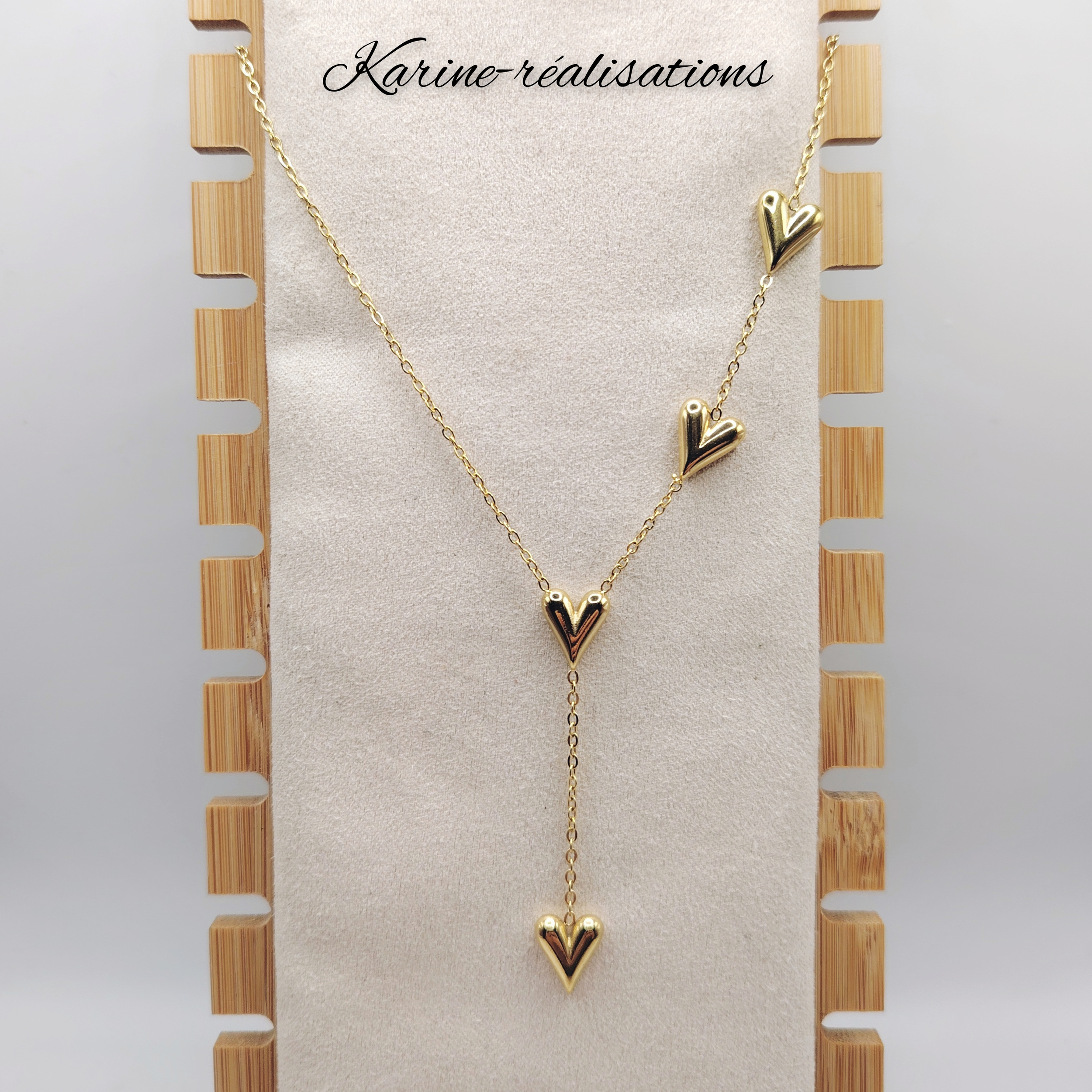 collier-cravate-acier-inoxydable-dore-multiples-petits-coeurs-bombes