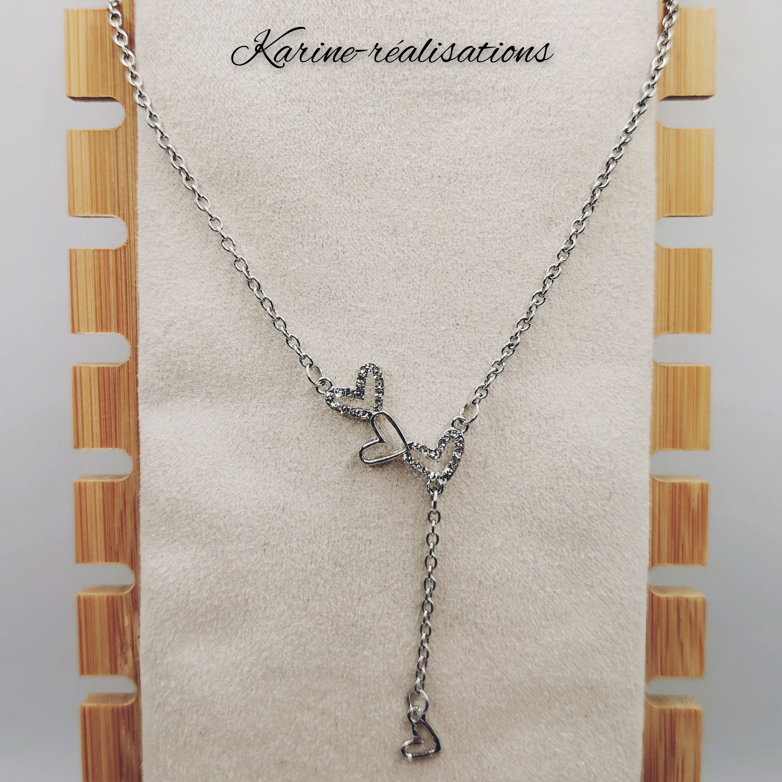 collier-cravate-acier-inoxydable-argente-multiples-coeurs-strass