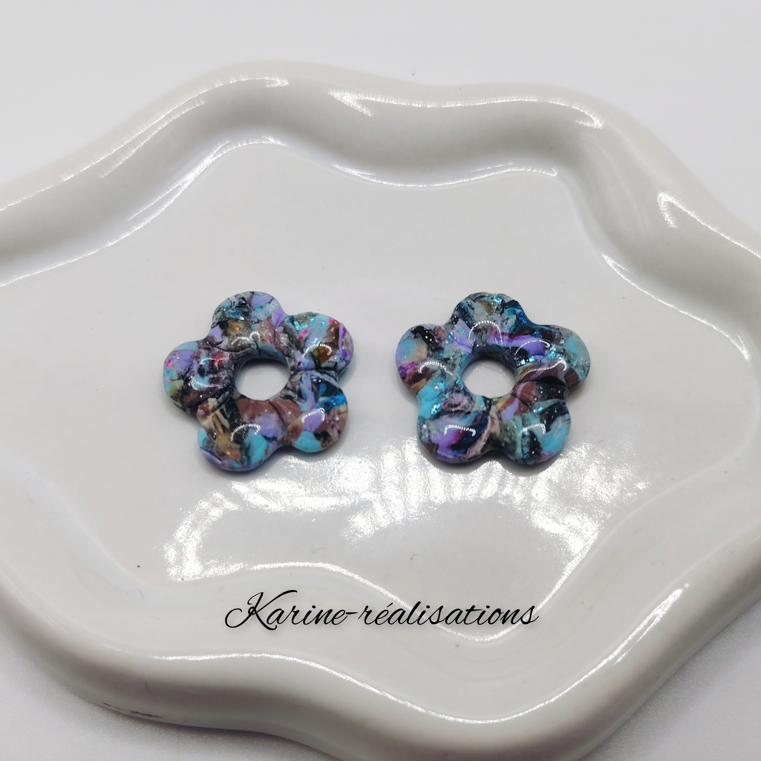 pampilles-fleurs-resine-artisanale-multicolore-pour-creoles-personnalisables1
