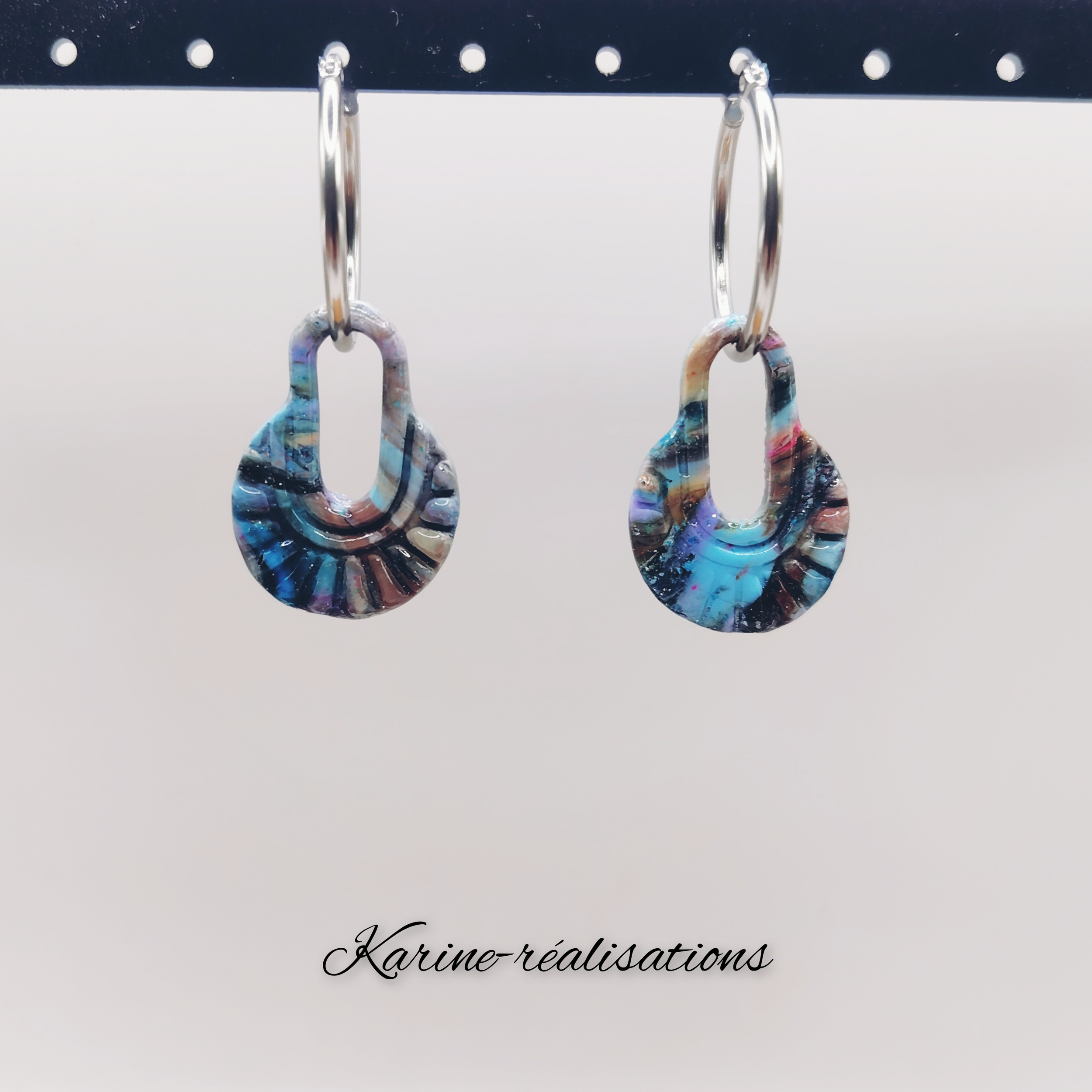 pampilles-geometriques-arrondies-pate-polymere-resine-bleu-interchangeables