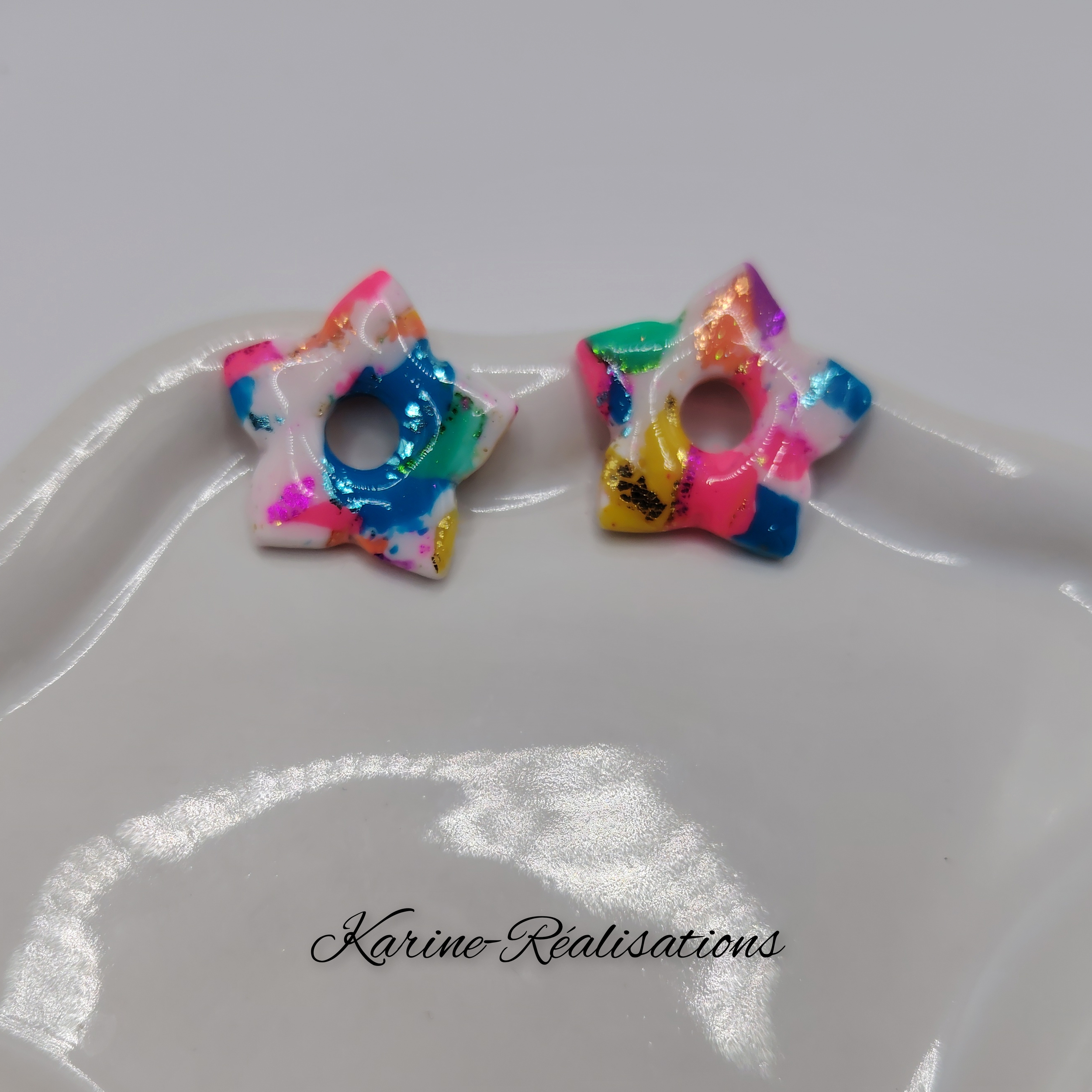 pampilles-etoiles-pate-polymere-resine-multicolore-feuille-or-accessoire-boucles-oreilles