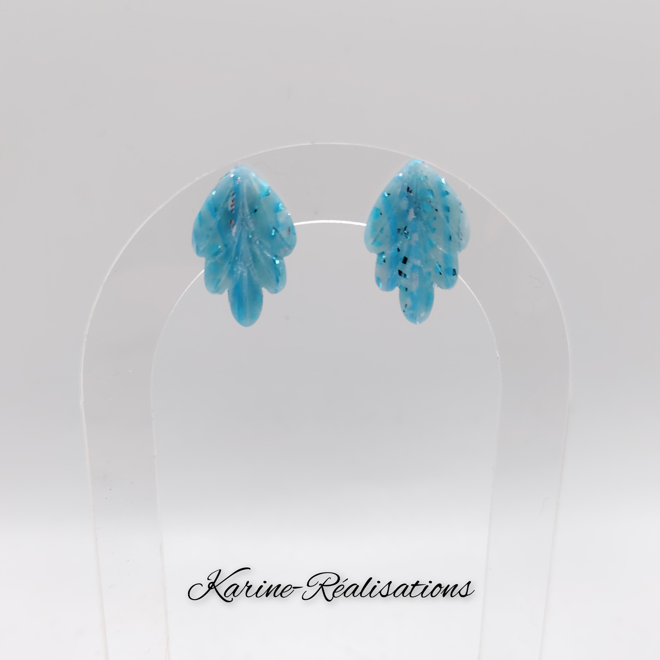 puces-oreilles-feuilles-bleu-givre-argent