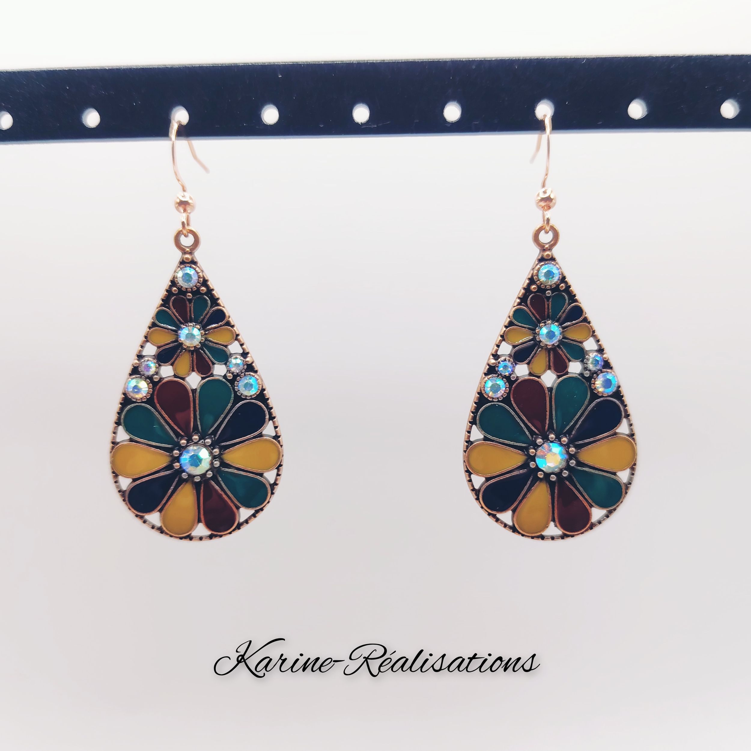 boucles-oreilles-pendantes-gouttes-fleurs-multicolores-acier-inox