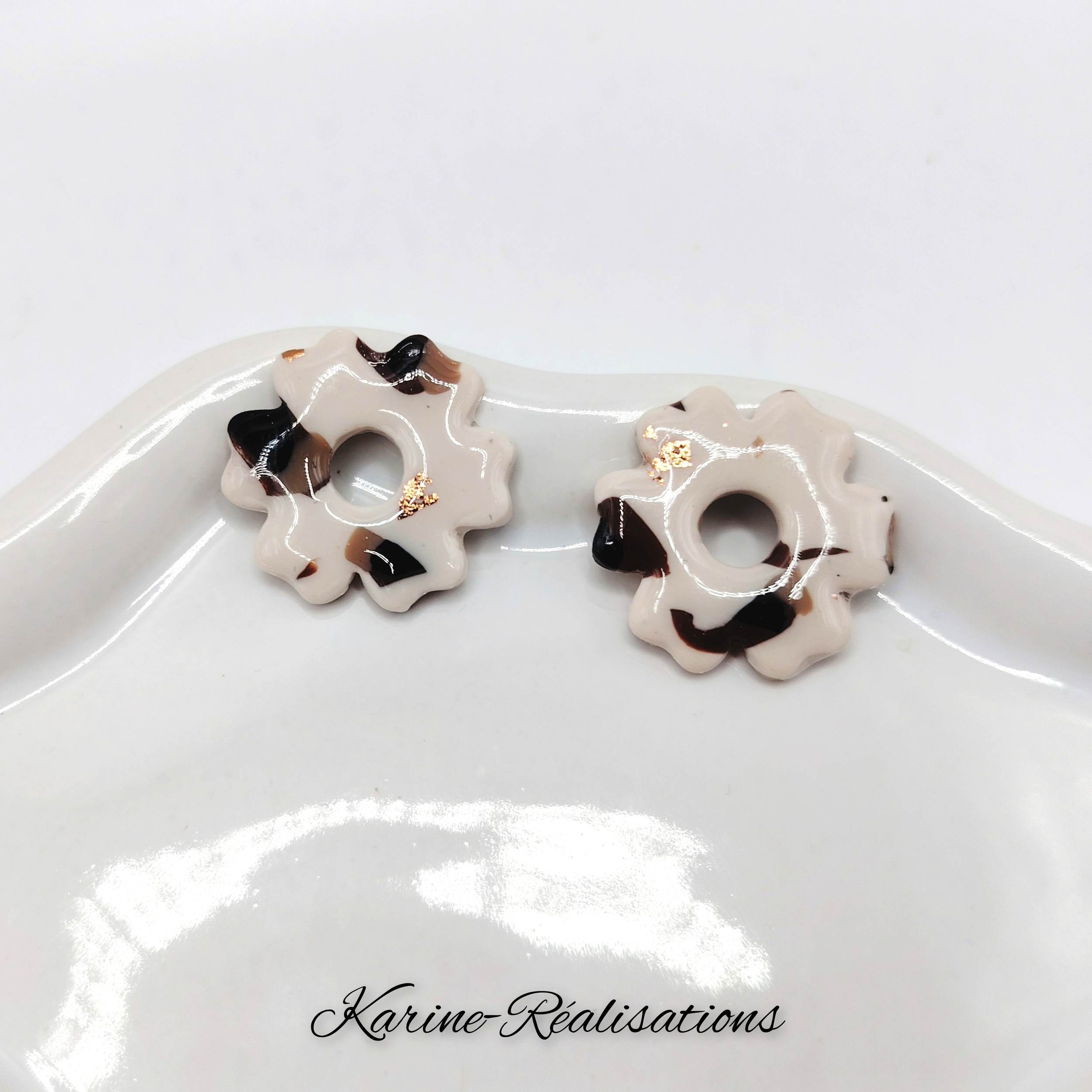 pampilles-fleurs-leopard-arrondies-creme.jpg