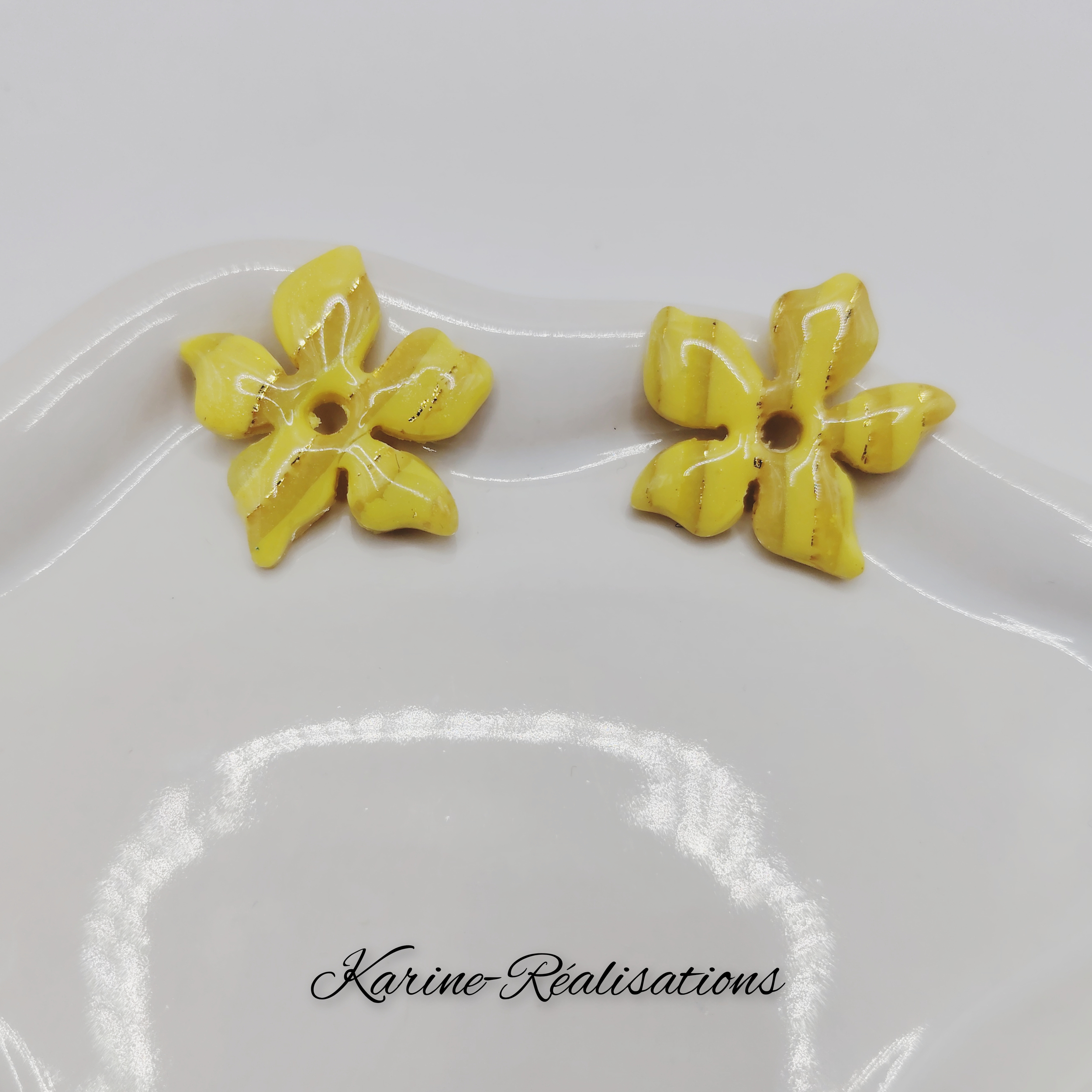 pampilles-fleurs-jaune-marbre-artisanal.jpg
