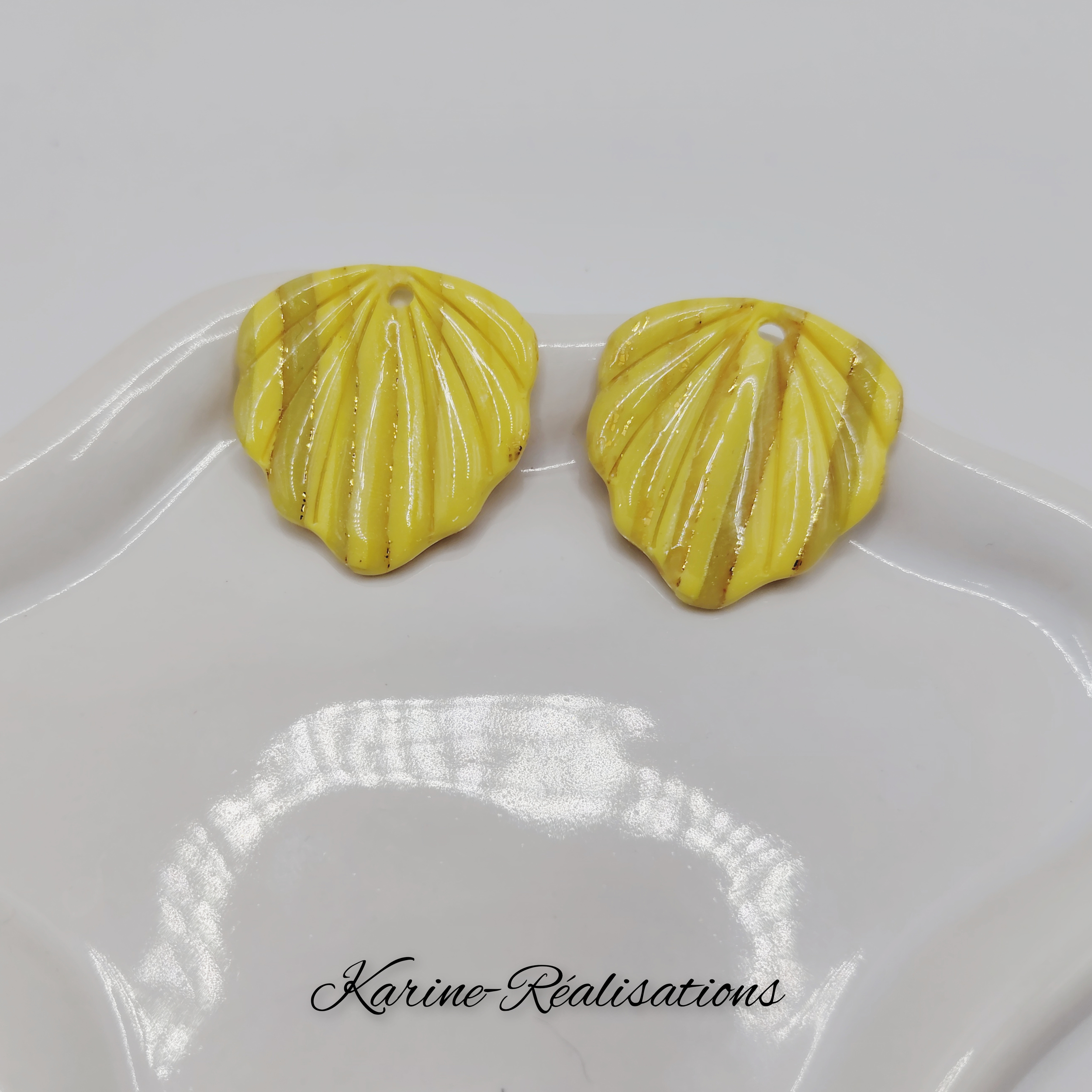 pampilles-feuilles-jaune-ambré-mouchete.jpg