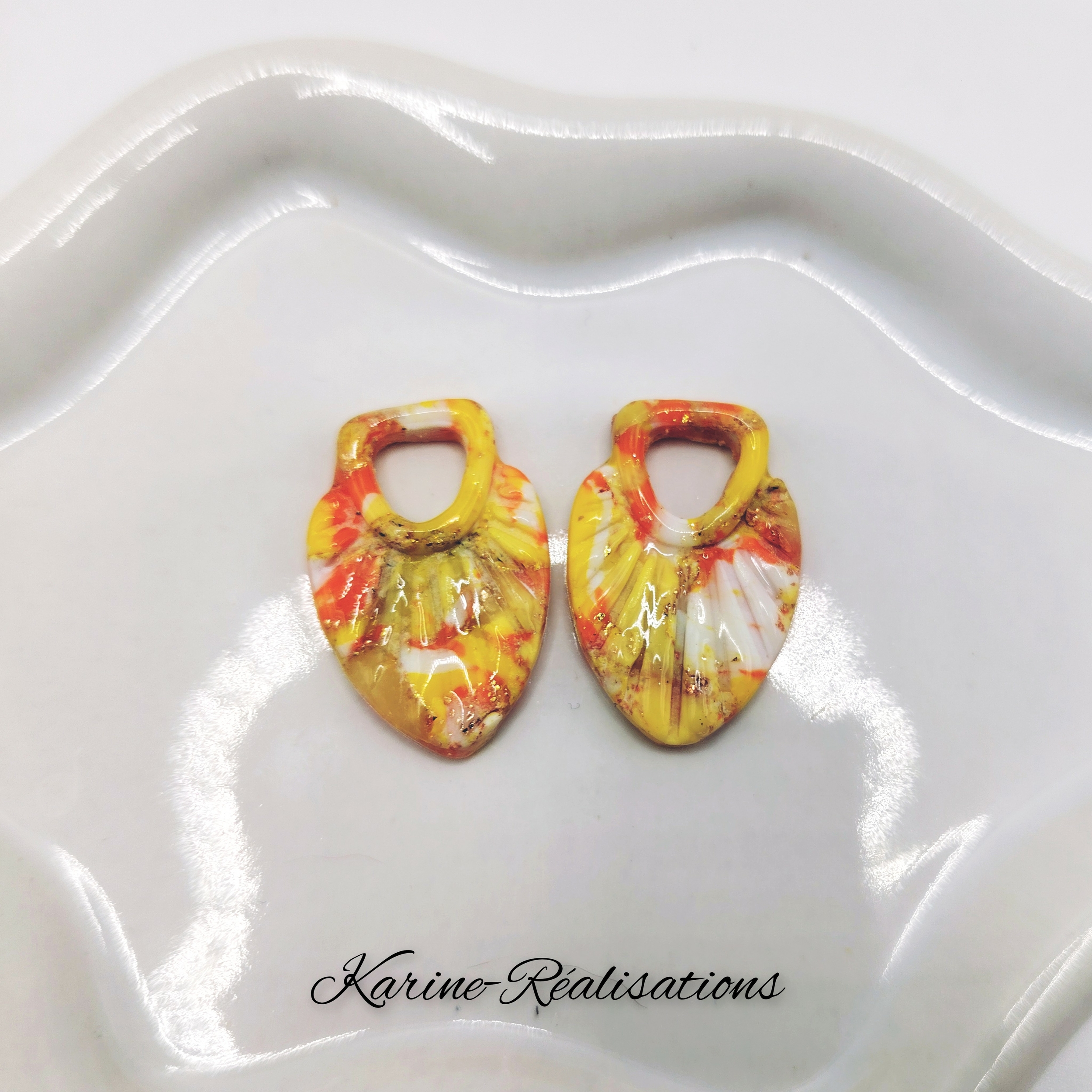pampille-ronde-cisclee-rayures-orange-jaune1.jpg