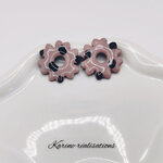 pampilles-fleurs-vieux-rose-pois-noirs-pour-creoles.jpg