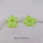 Pampilles boucles doreilles fleurs - Résine jaune fluo et paillettes2
