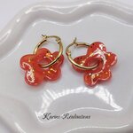 Pampilles boucles d'oreilles fleurs - Résine orange corail et paillettes dorées