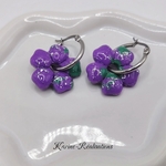 Pampilles boucles d'oreilles fleurs - Pâte polymère violette, touches vertes et feuille d'argent