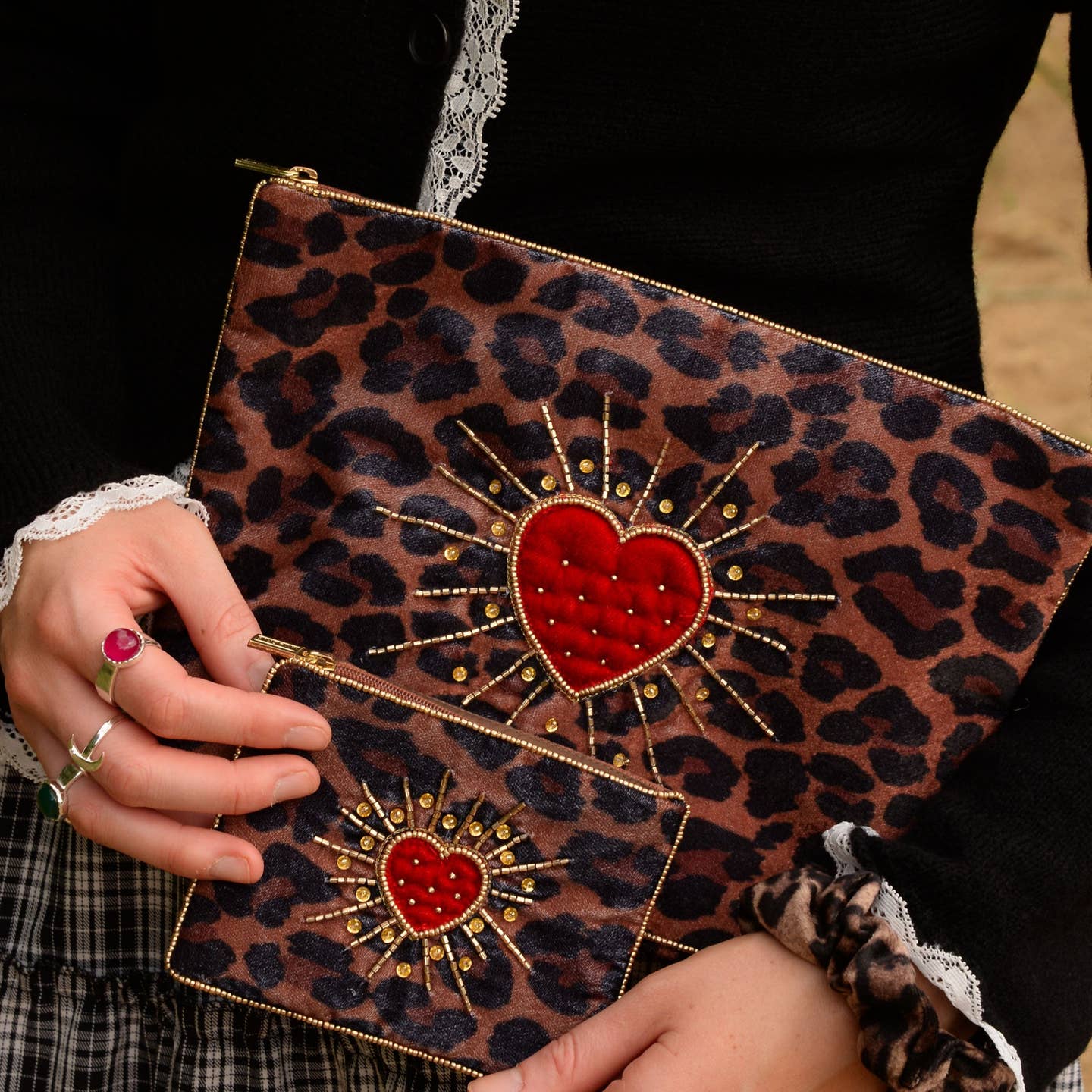 POCHETTE ÉCLAT CŒUR LÉOPARD