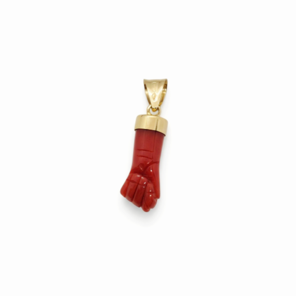 Pendentif main corail et or 18 carats