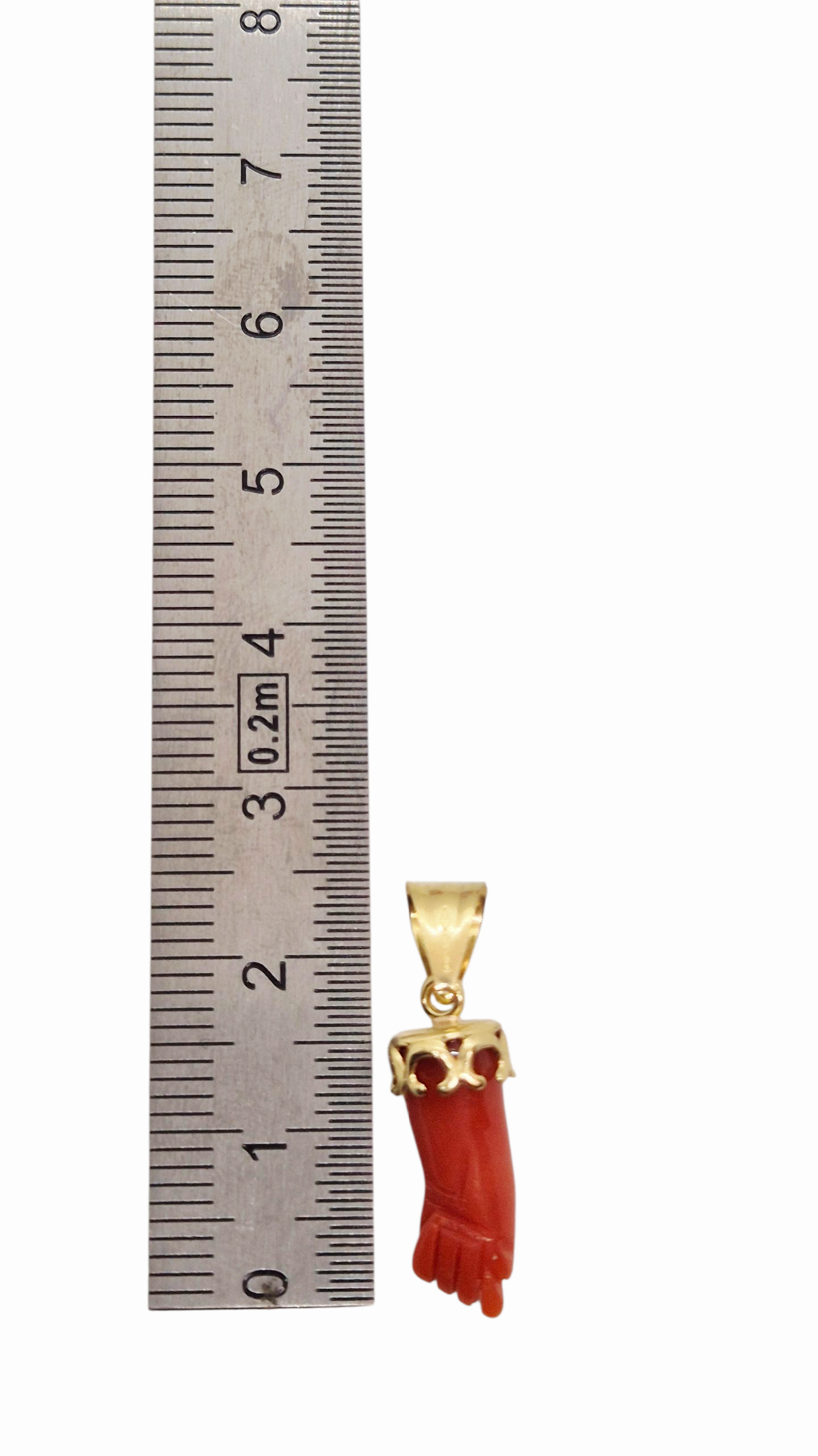 Pendentif main corne en corail et or 18 carats corsica
