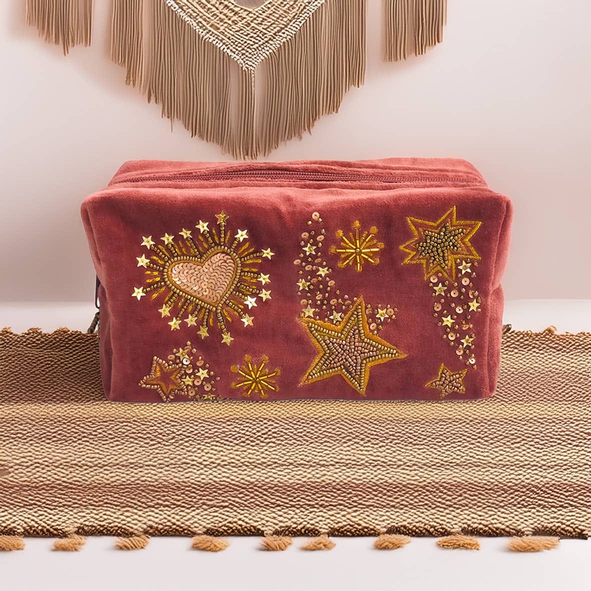 Trousse femme en velours brodée étoiles et coeurs
