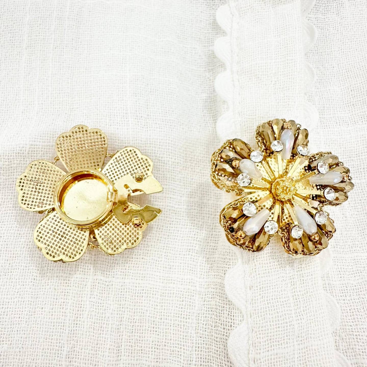 Caches-boutons décoratifs femme  duo