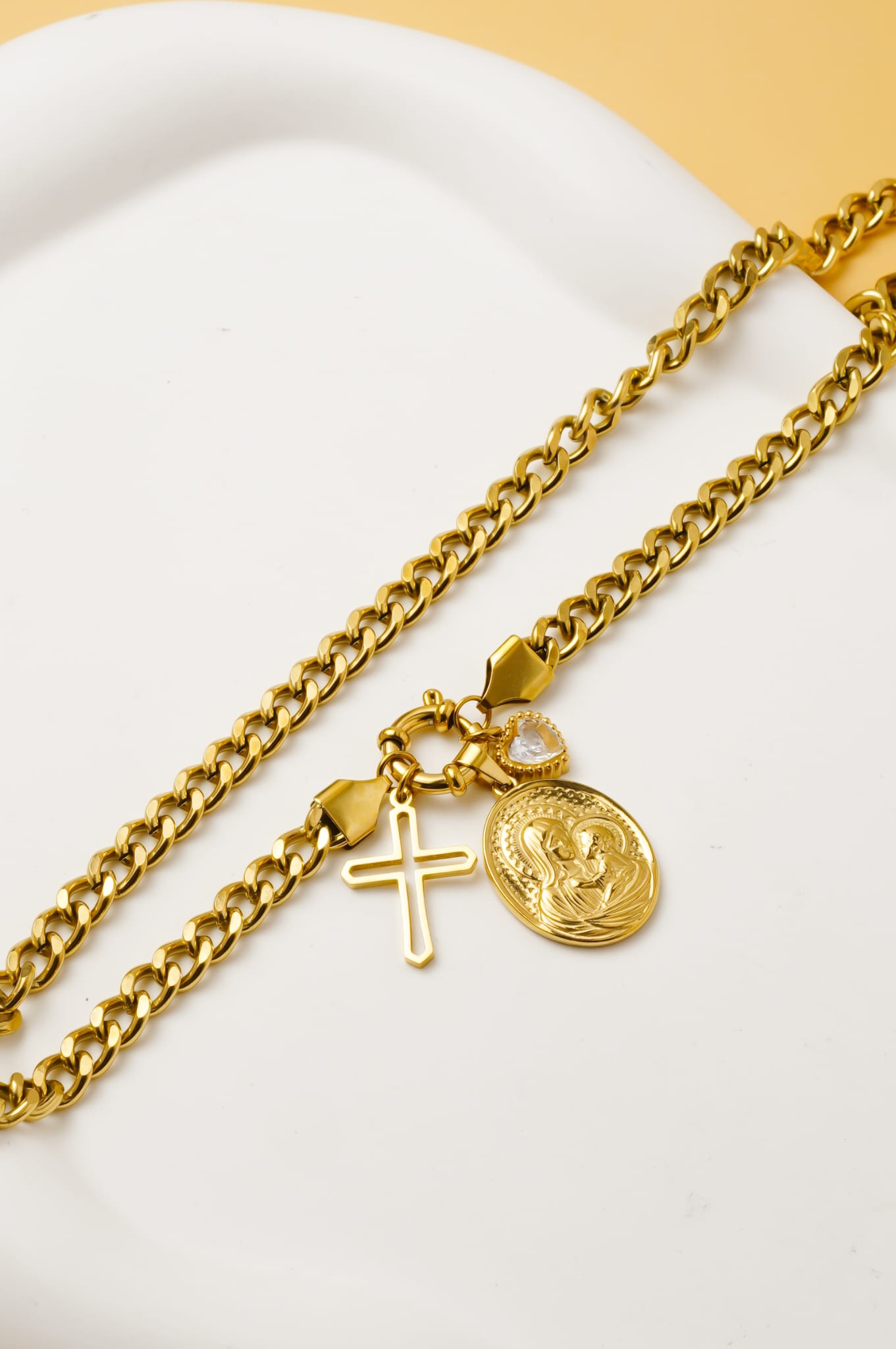 Collier Femme Acier Inoxydable Croix religieuse corse