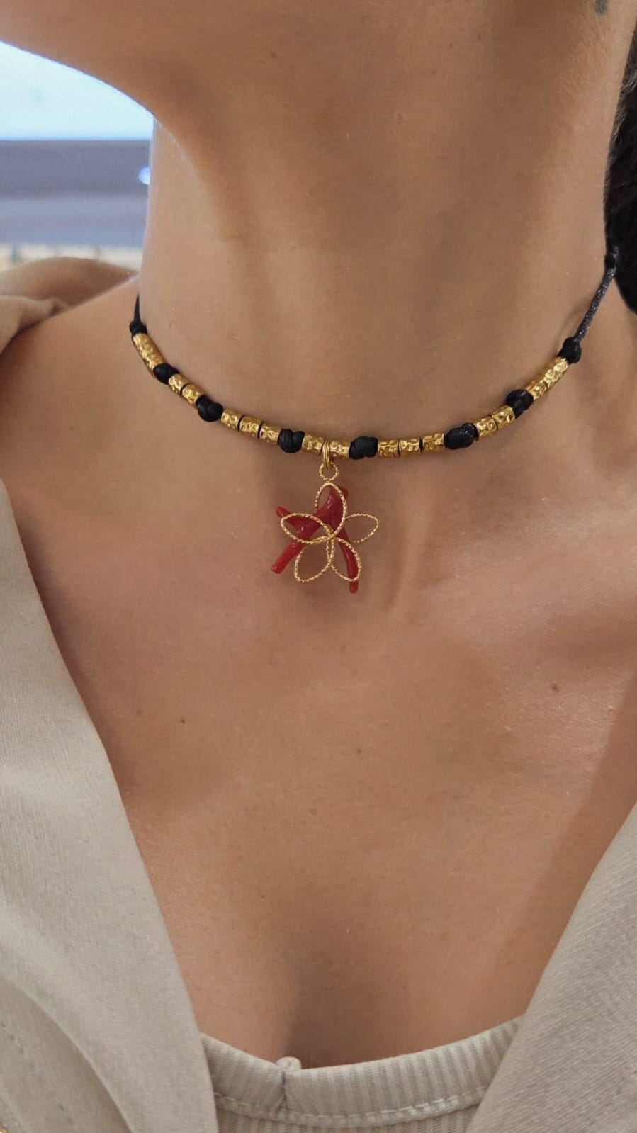 Collier femme breloque corail rouge