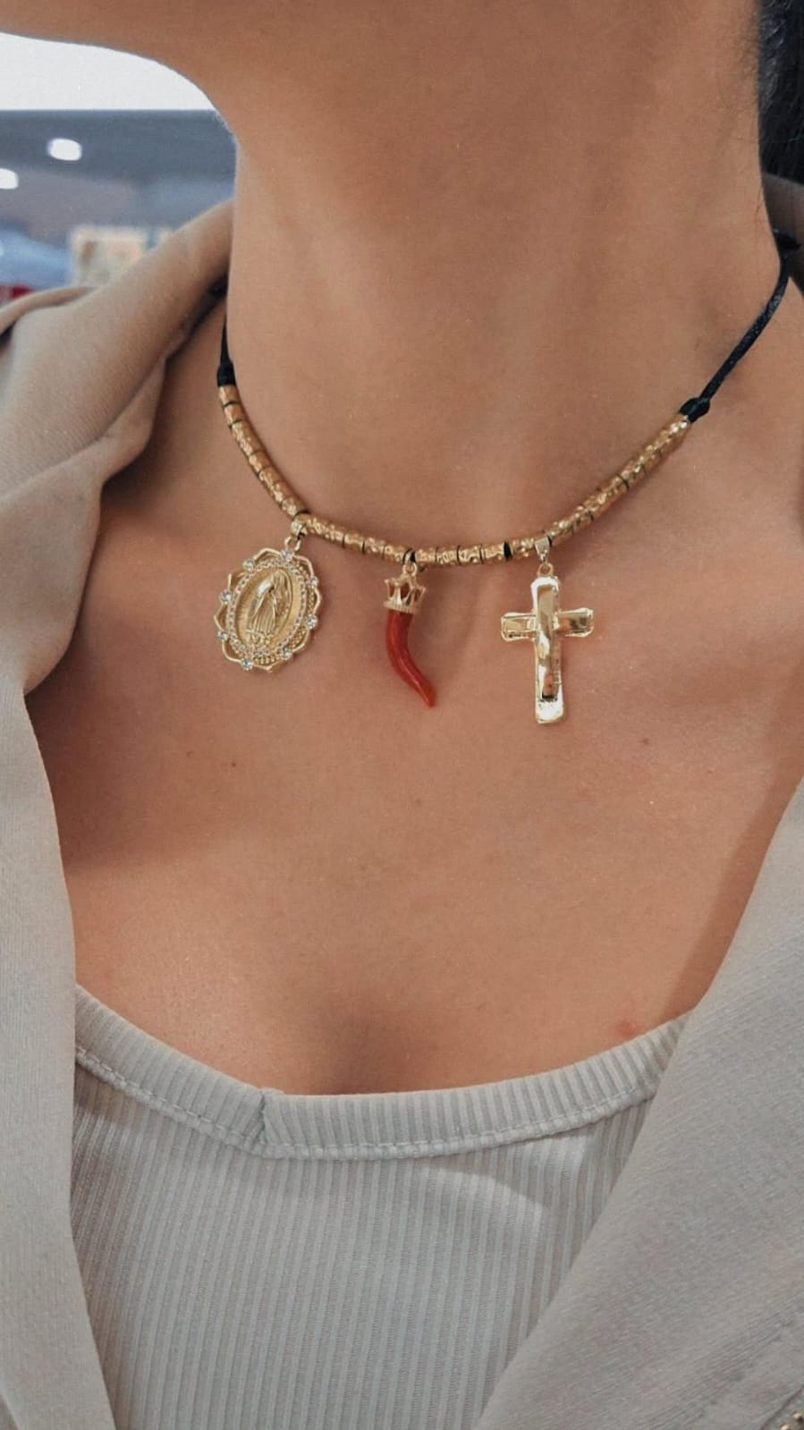 Collier porte bonheur avec corail véritable