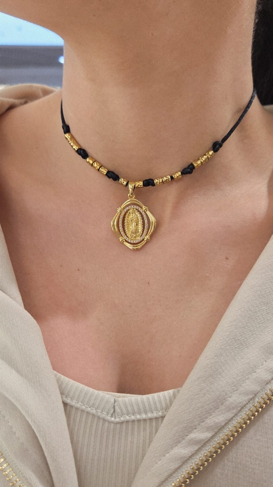 collier femme breloque médaille religieuse
