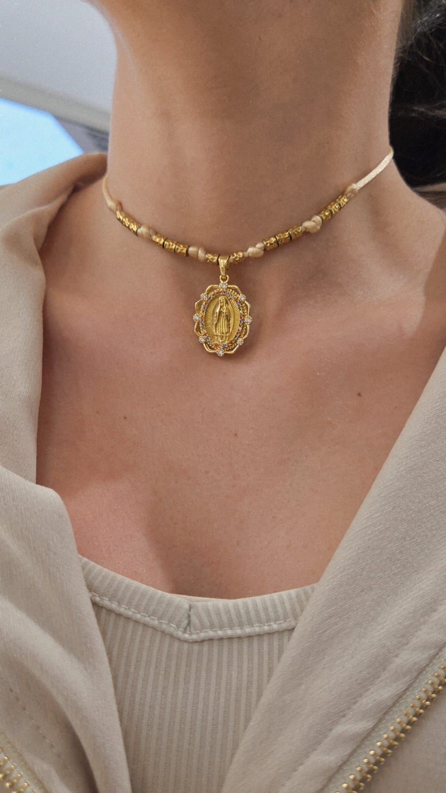 Collier femme médaille religieuse prix doux