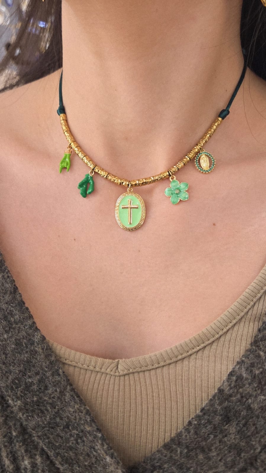 collier femme breloque religieux création artisanale