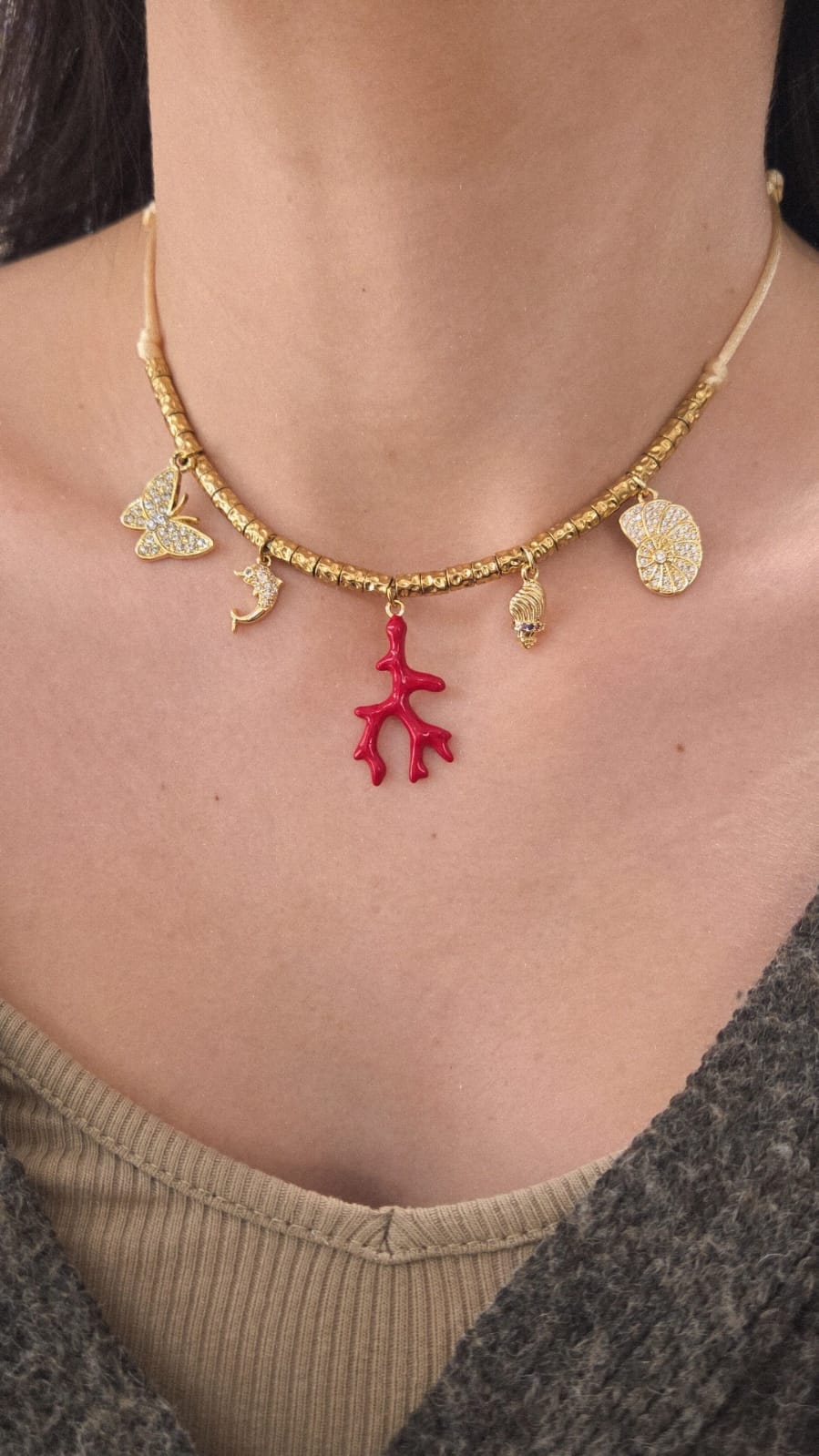 collier femme grigri breloque chic et corail rouge
