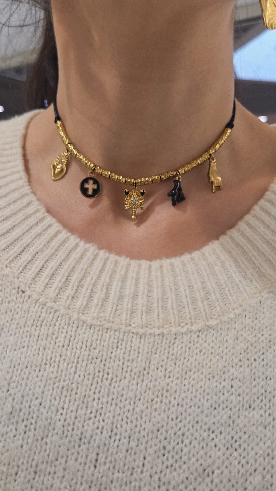 collier femme breloque et grigri corse